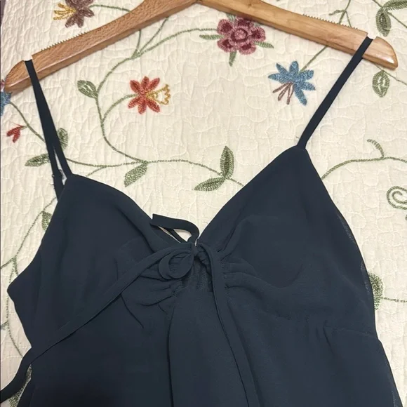 Elegant Black Strapless Dress - Picture 5 of 7